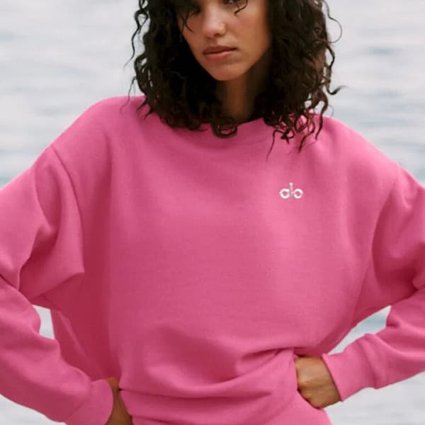 Alo Accolade Crew Neck Pullover Paradise